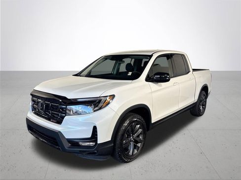 Certified 2025 Honda Ridgeline Sport image 2