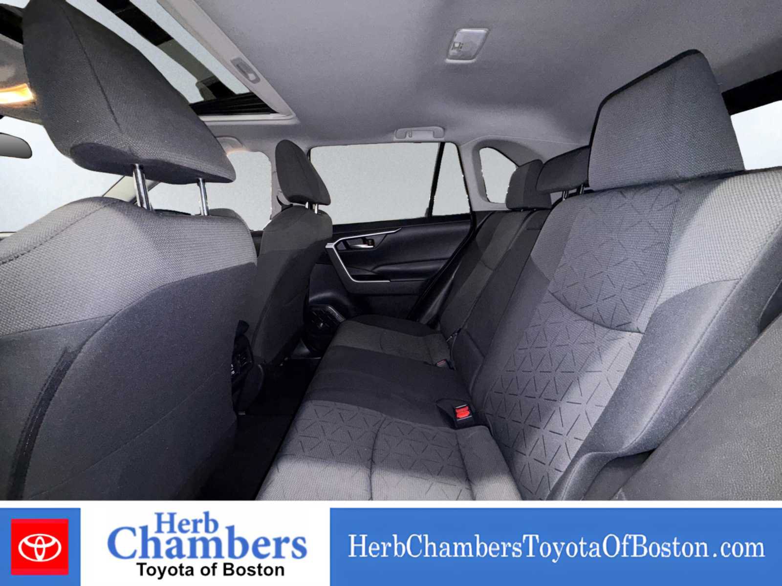 Used 2021 Toyota RAV4 XLE w/ Convenience Package AWD/4WD image 18
