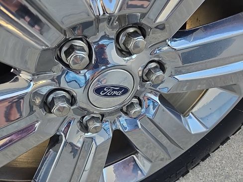 Used 2019 Ford F150 Lariat w/ Equipment Group 502A Luxury AWD/4WD image 56