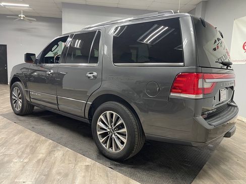 Used 2016 Lincoln Navigator Select RWD image 15