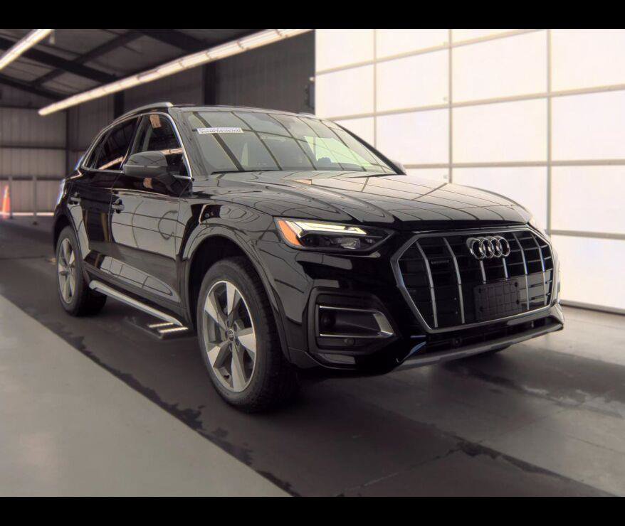 Used 2024 Audi Q5 2.0T Premium w/ Convenience Package AWD/4WD image 1