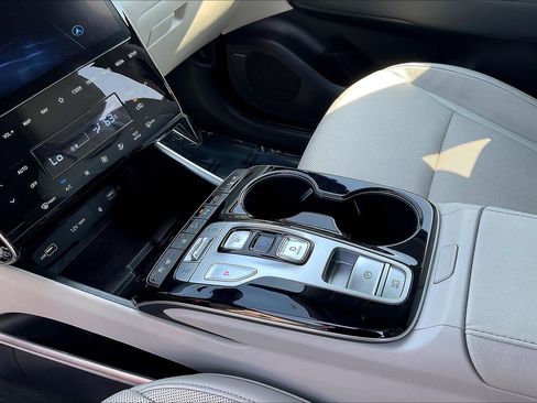 Used 2023 Hyundai Tucson Limited image 17