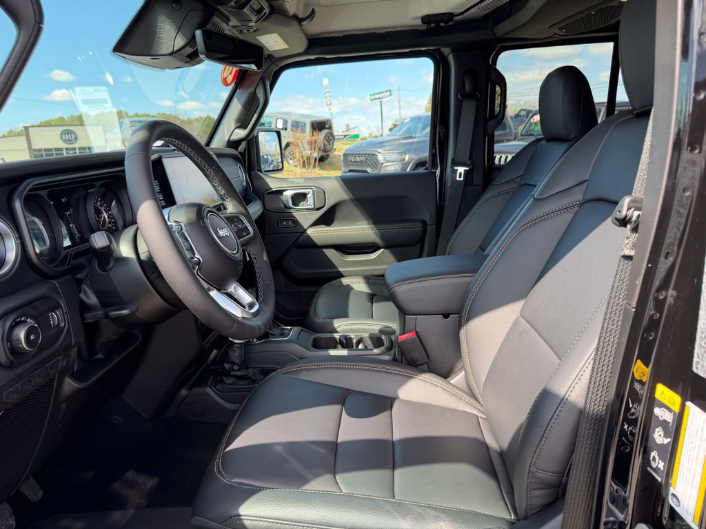 New 2026 Jeep Wrangler Unlimited Sahara AWD/4WD image 16