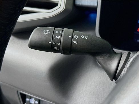 Used 2024 Toyota Tundra Platinum AWD/4WD image 5