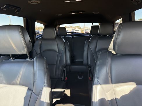 Used 2022 Buick Enclave Premium image 23