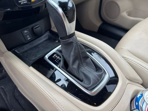Used 2017 Nissan Rogue SL AWD/4WD image 7