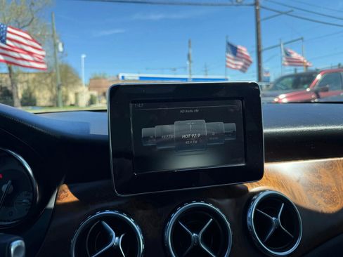 Used 2016 Mercedes-Benz GLA 250 GLA 250 4MATIC Sport Utility 4 image 11