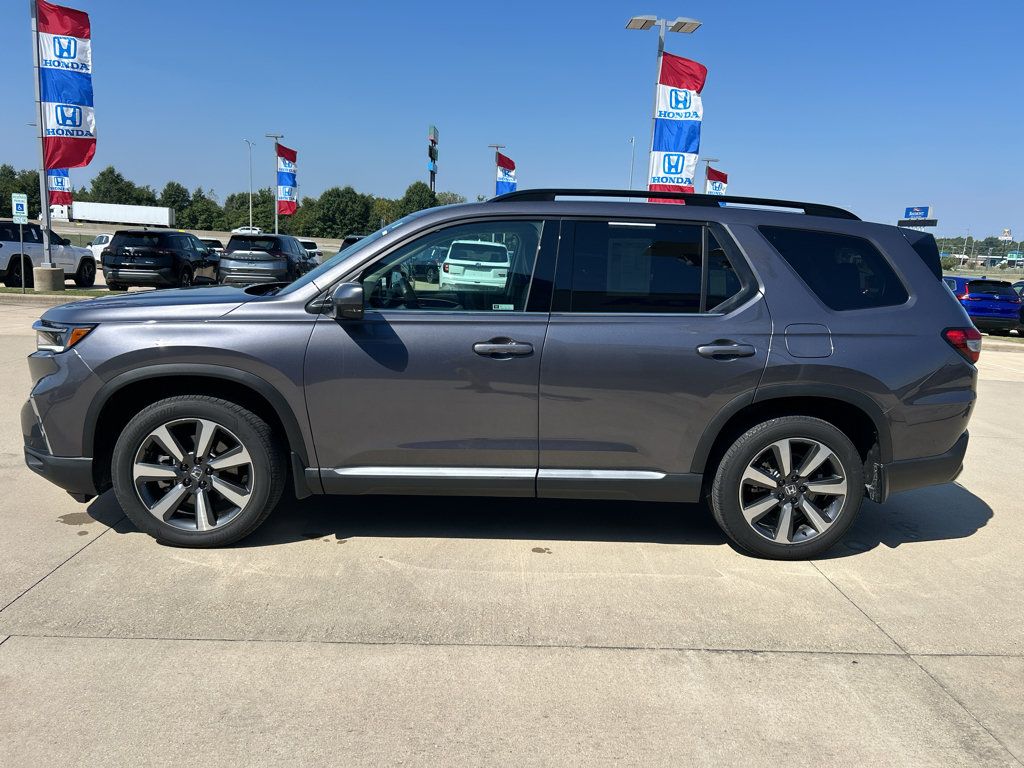 Used 2025 Honda Pilot Touring image 8
