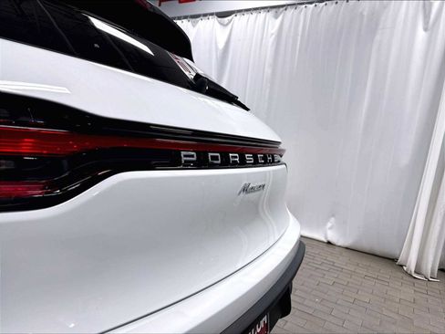 Used 2024 Porsche Macan w/ Premium Plus Package AWD/4WD image 33