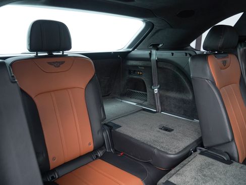 Used 2018 Bentley Bentayga Activity AWD/4WD image 19