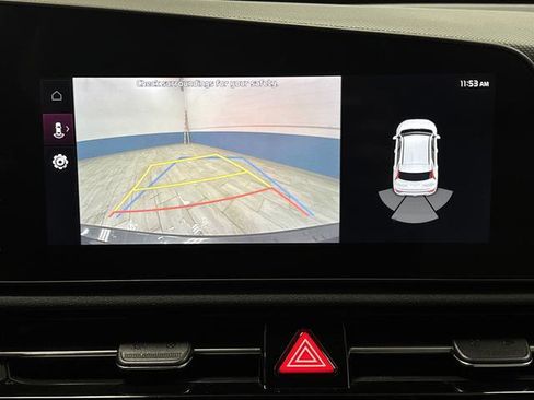 Used 2023 Kia Niro EX image 10