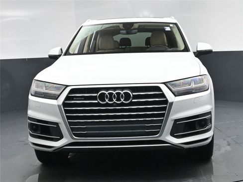 Used 2018 Audi Q7 3.0T Prestige w/ Prestige Package image 11