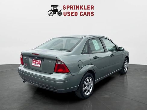 Used 2005 Ford Focus ZX4 Sedan FWD image 12