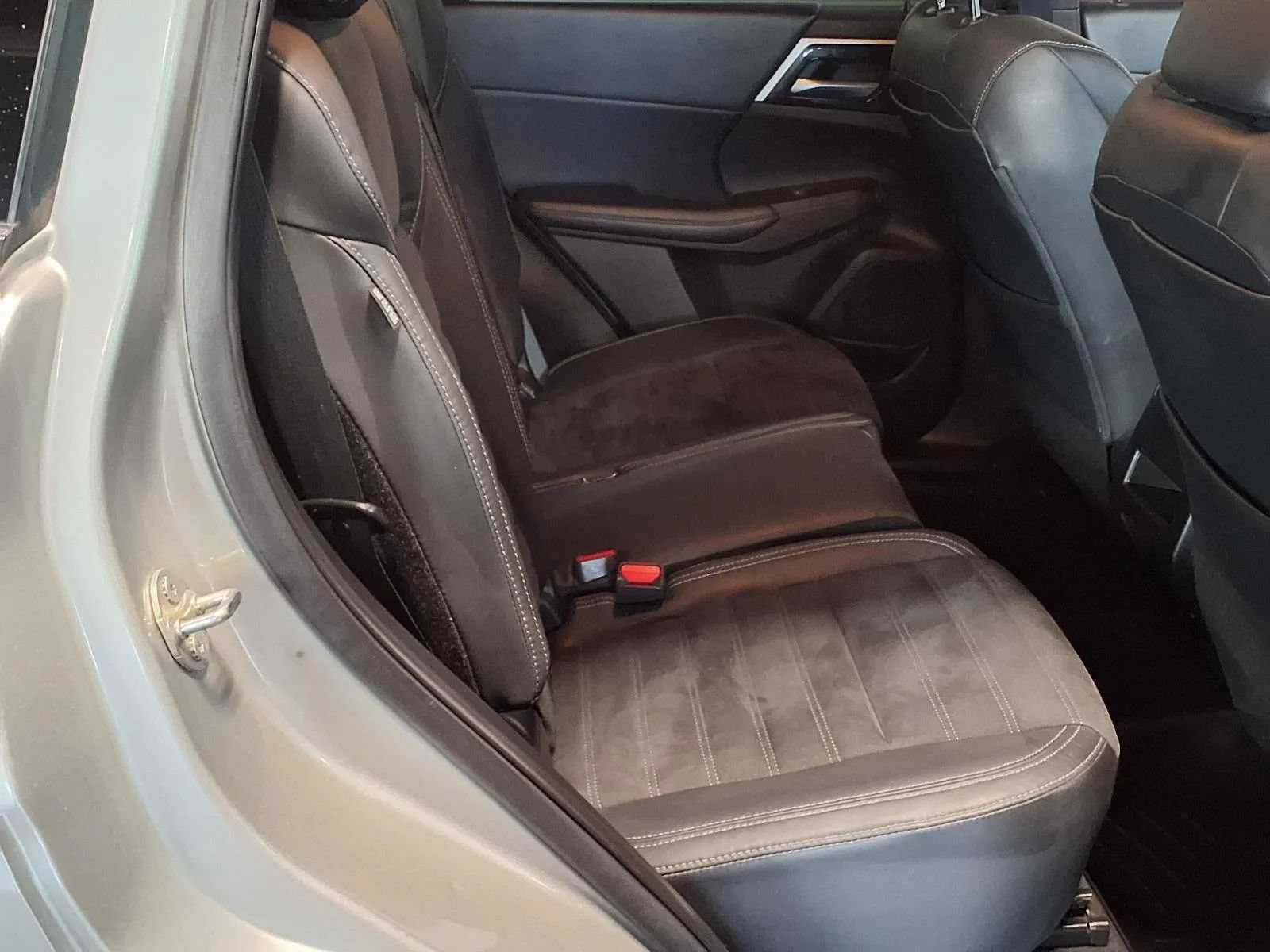 Used 2022 Mitsubishi Outlander SE AWD/4WD image 11