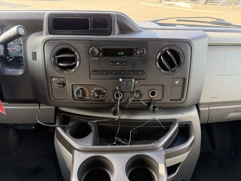 Used 2014 Ford E-150 and Econoline 150 image 29
