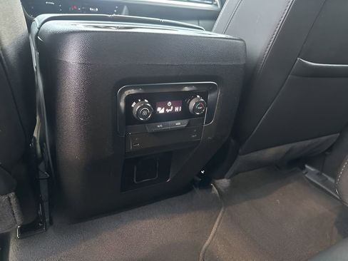 Used 2025 Chevrolet Tahoe Z71 image 21