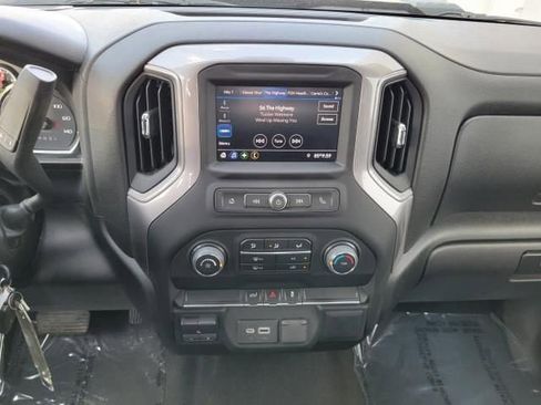Used 2022 Chevrolet Silverado 2500 Custom w/ Custom Value Package AWD/4WD image 18