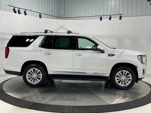 Used 2023 GMC Yukon SLT w/ SLT Premium Package image 10