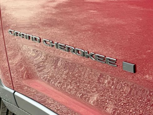 New 2025 Jeep Grand Cherokee L Limited w/ Black Appearance Package image 15