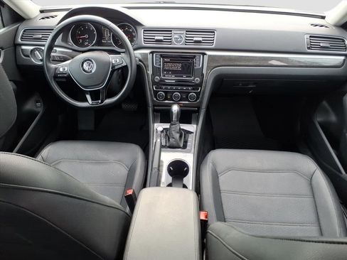 Used 2017 Volkswagen Passat 1.8T SE image 10
