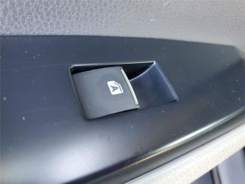 Used 2019 Toyota Camry XLE image 15