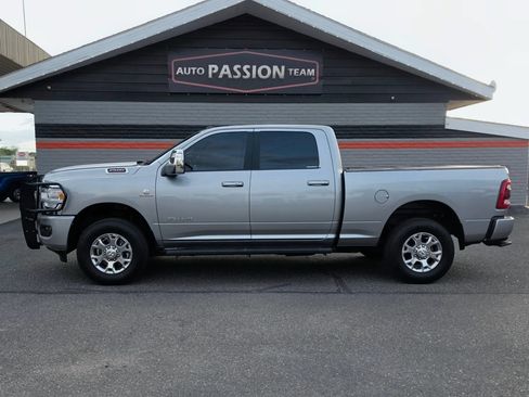 Used 2024 RAM 2500 Laramie AWD/4WD image 2