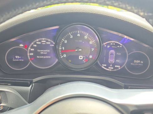 Certified 2023 Porsche Cayenne w/ Premium Package AWD/4WD image 22