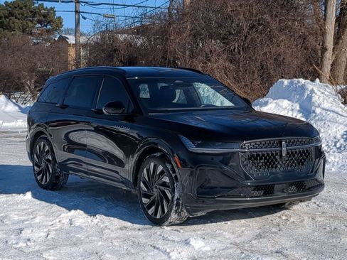 Used 2024 Lincoln Nautilus Reserve w/ Equipment Group 202A image 16