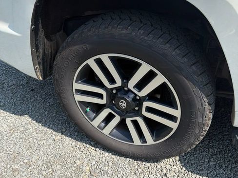 Used 2017 Toyota 4Runner Limited AWD/4WD image 25
