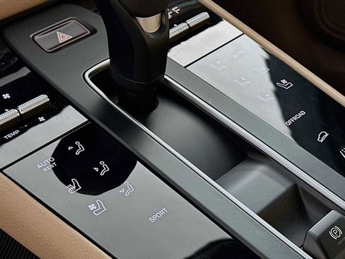 New 2026 Porsche Macan AWD/4WD image 21