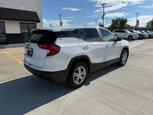 Used 2021 GMC Terrain SLE AWD/4WD image 16