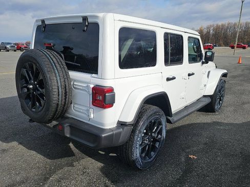 Used 2025 Jeep Wrangler Unlimited Sahara image 4