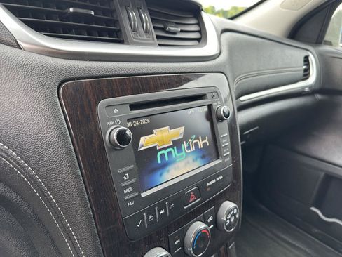 Used 2015 Chevrolet Traverse LT w/ Style and Technology Package FWD image 30
