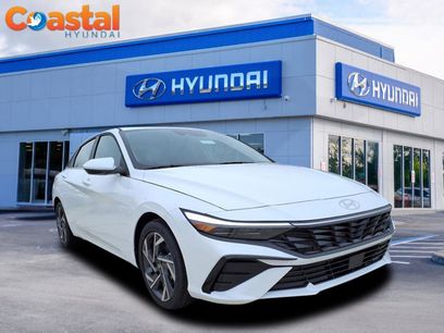 New 2025 Hyundai Elantra SEL