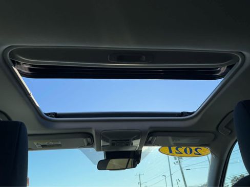 Used 2021 Toyota RAV4 XLE w/ Convenience Package image 27