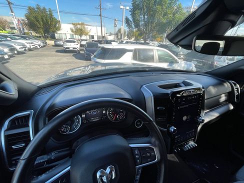 Used 2024 RAM 2500 Big Horn w/ Safety Group image 36