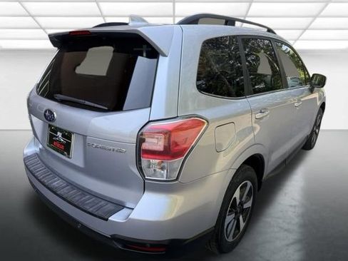 Used 2018 Subaru Forester 2.5i Limited AWD/4WD image 6
