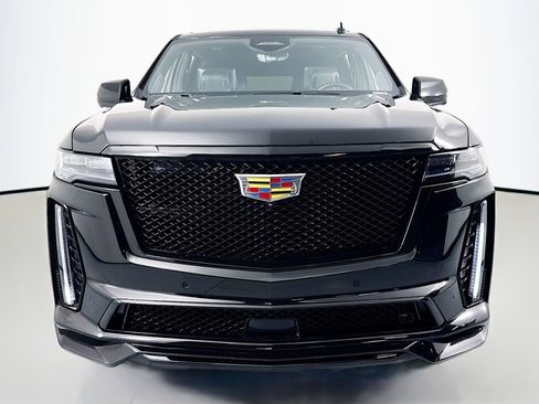 Used 2023 Cadillac Escalade ESV V image 2