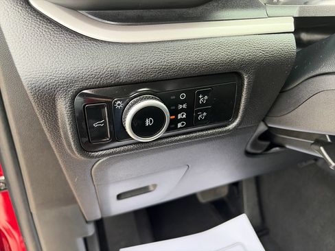 Used 2024 Ford Explorer XLT w/ Equipment Group 202A AWD/4WD image 17