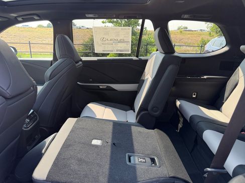 New 2026 Lexus TX 500h AWD image 17