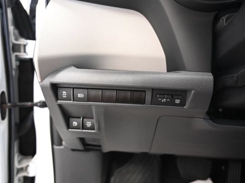 Used 2023 Toyota Sienna LE AWD/4WD image 27
