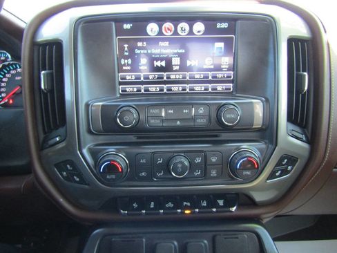 Used 2019 Chevrolet Silverado 2500 High Country w/ Duramax Plus Package image 14