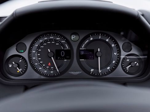 Used 2016 Aston Martin DB9 GT RWD image 70