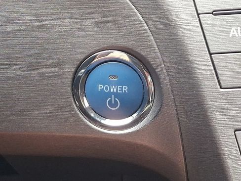Used 2015 Toyota Prius Three FWD image 23