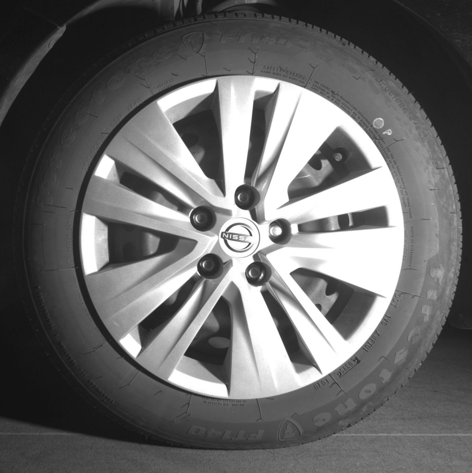 Used 2025 Nissan Sentra S FWD image 14