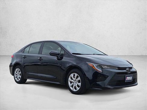 Certified 2023 Toyota Corolla LE FWD image 3