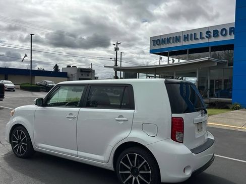 Used 2014 Scion xB Release Series 10.0 FWD image 3