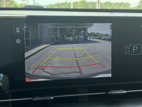 Used 2025 Hyundai Kona SEL AWD/4WD image 25