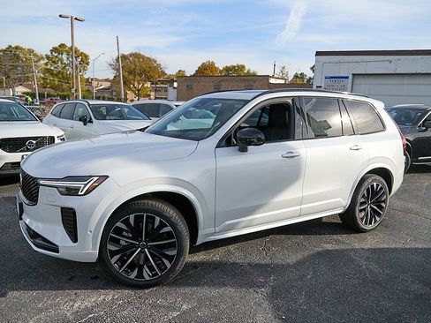 New 2026 Volvo XC90 B6 Ultra w/ Lounge Package image 3