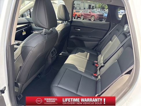 New 2025 Nissan Murano SL image 16